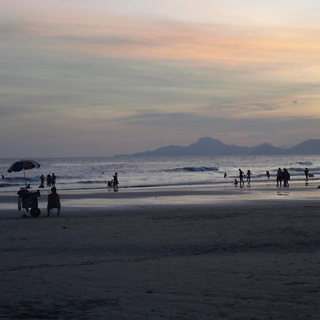 Hostel Ohanalu Surf House Itanhaem Bagian luar foto